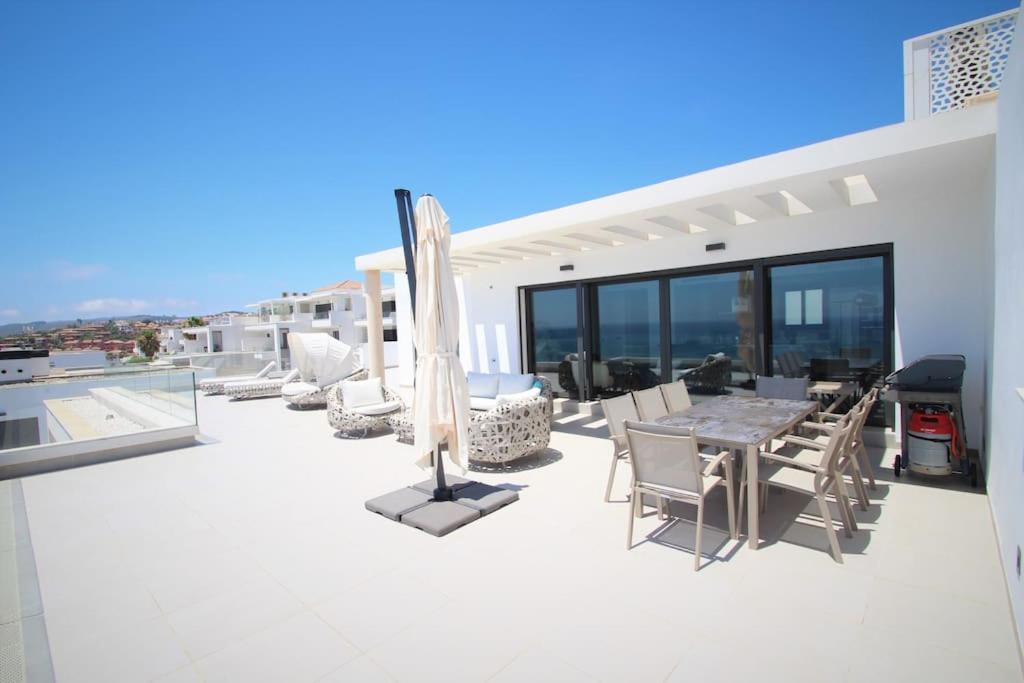 Luxurious Penthouse With Huge Panoramic Terrace Apartment San Roque  Luaran gambar
